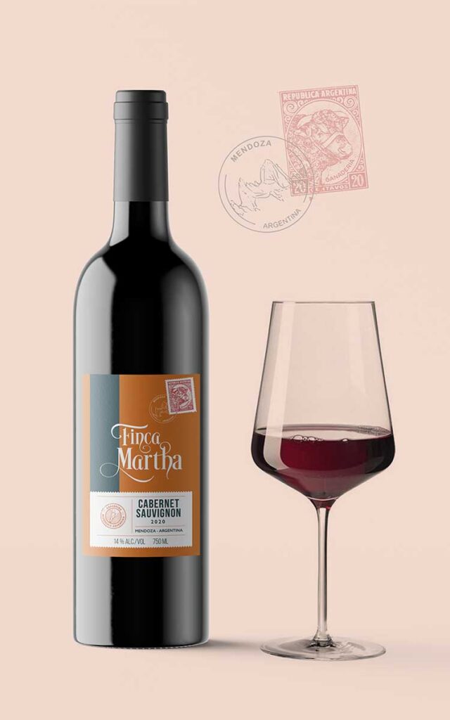 design packaging étiquette bouteille de vin rouge et verre de vin