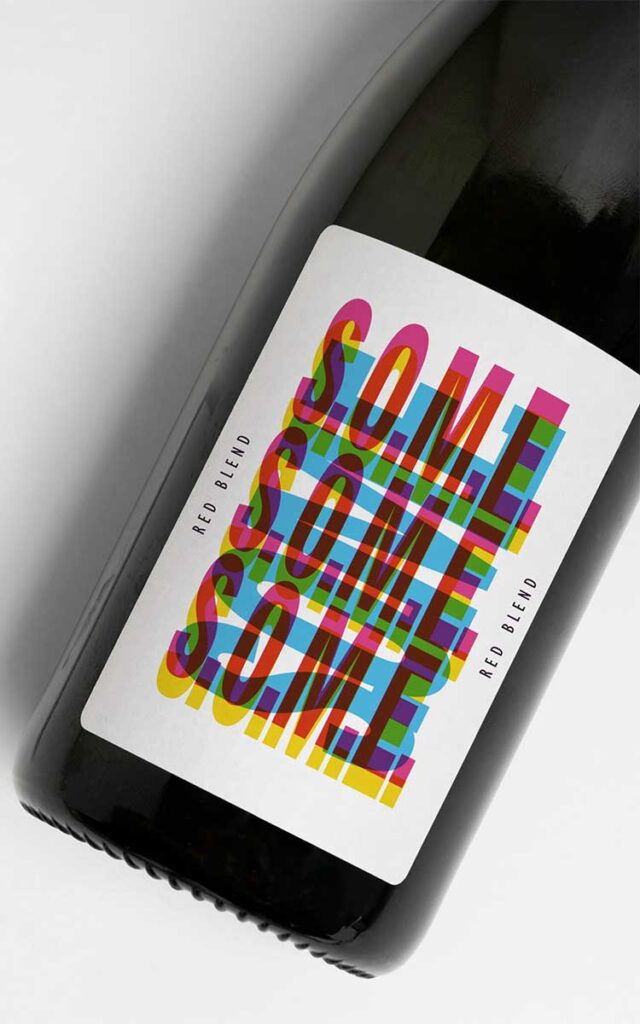 packaging design étiquette typographique bouteille vin rouge